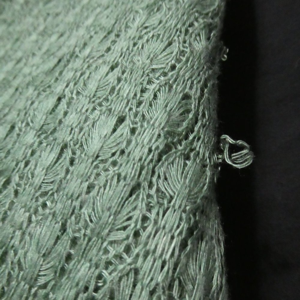 Green Infinity scarf - Picture 4 of 5